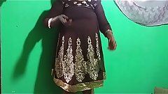 desi  indian tamil telugu kannada malayalam hindi horny vanitha showing big boobs and shaved pussy  press hard boobs press nip rubbing pussy masturbation using cucumber