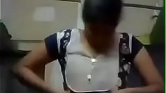 Sexy Indian Girl Showing Her Boobs To Bf- Desimasala.co