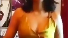 South indian shuriti hasan boob cleavage playing with her clothes to hide her cleavage