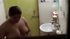 Indian aunty bath 2